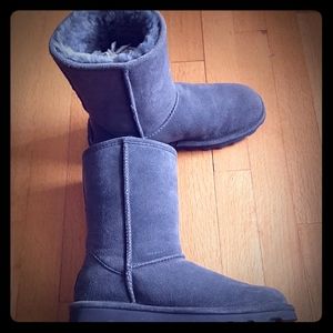 Bearpaw Elle Short water-resistant winter boot